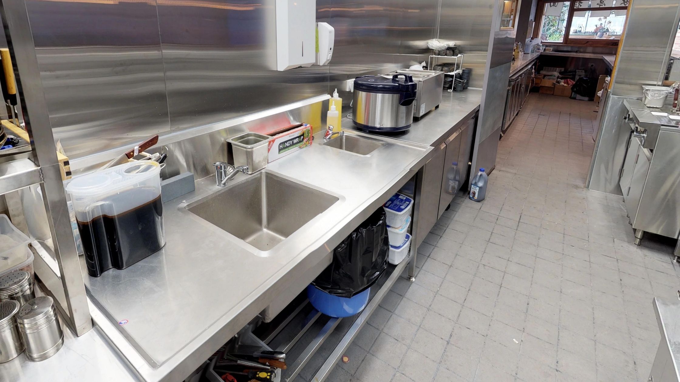 Stainless steel kitchen sink