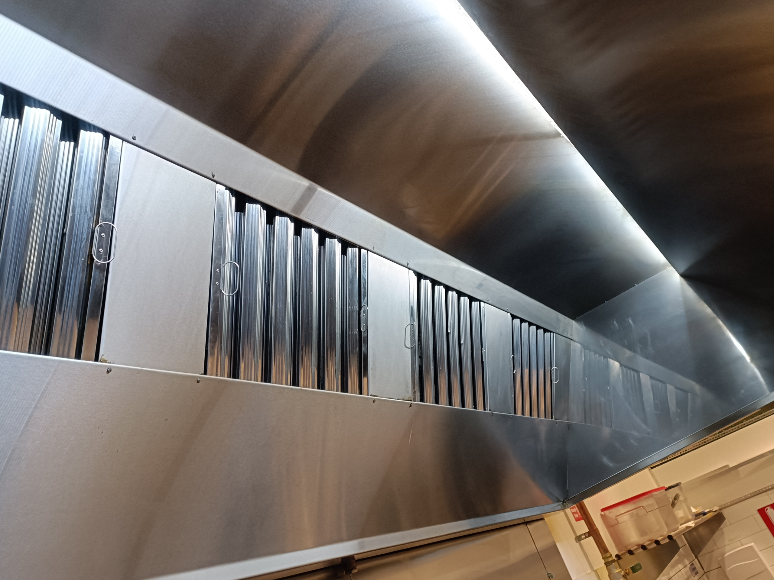 Common Commercial Range Hood Installation Mistakes Seen in Melbourne Common Commercial Range Hood Installation Mistakes Seen in Melbourne